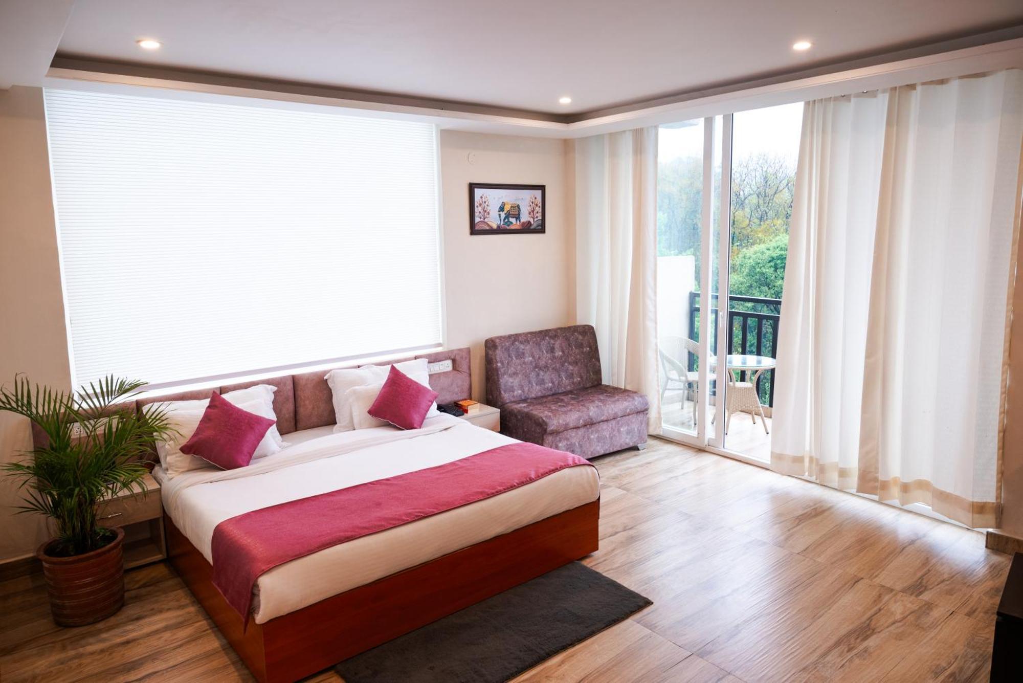 Hotel Sagar Residency - Best Mountain View Hotel In Pālampur Dış mekan fotoğraf
